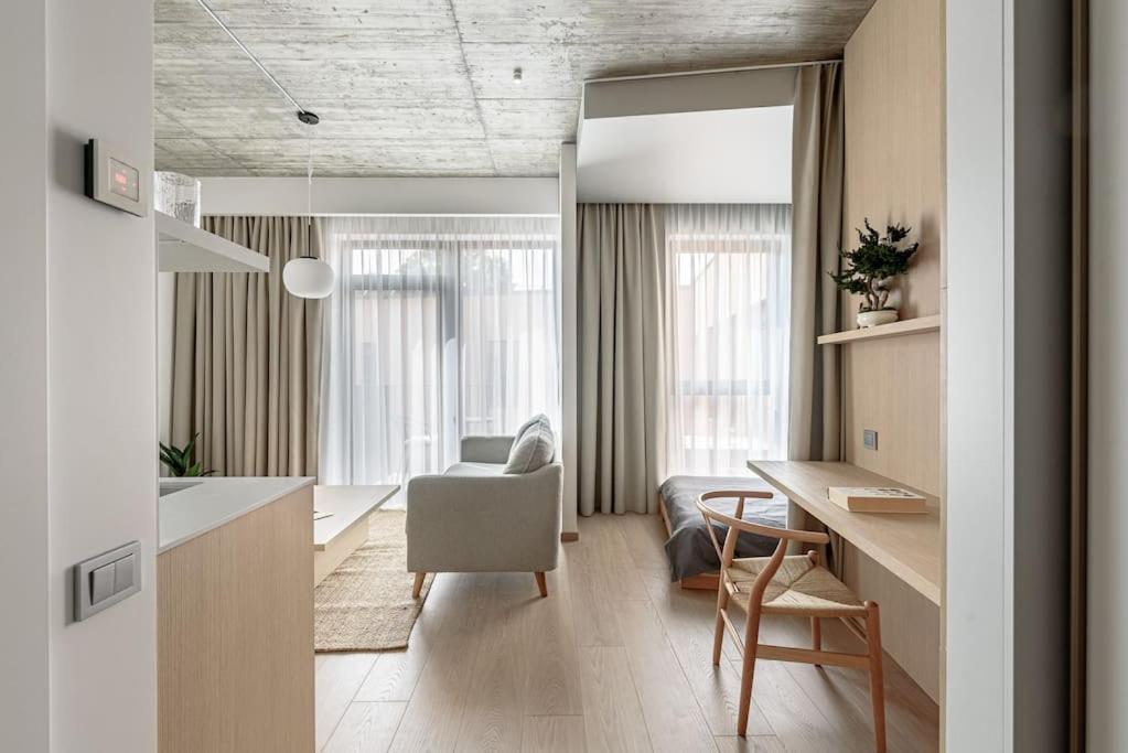 Ferienwohnung Cozy Japanese Oasis With Balcony, Gramophone, Netflix Wilna Exterior foto