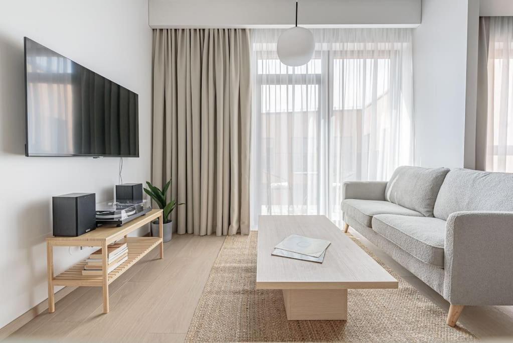 Ferienwohnung Cozy Japanese Oasis With Balcony, Gramophone, Netflix Wilna Exterior foto