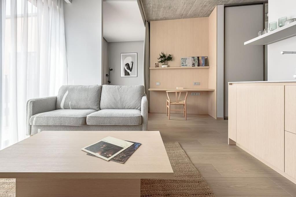 Ferienwohnung Cozy Japanese Oasis With Balcony, Gramophone, Netflix Wilna Exterior foto